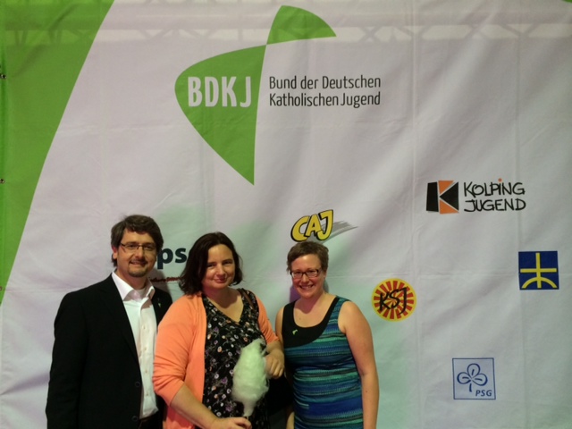 Beate Walter-Rosenheimer (Mitte) zusammen mit BDJK-Bundespräses Simon-Rapp und Yvonne Everhartz vom Referat für Jugendpolitik